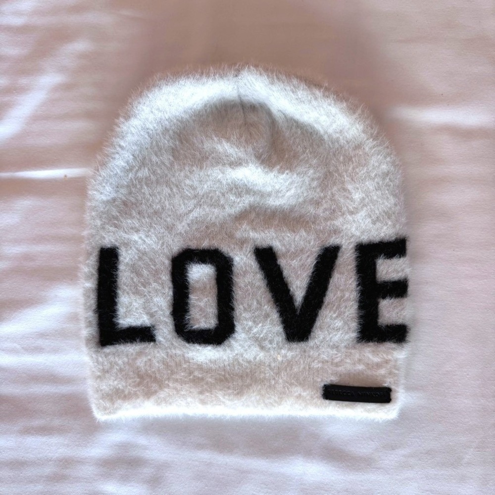 Rebecca Minkoff Love Beanie Fuzzy Eyelash Knit Cream Black Graphic OSFA - Picture 2 of 5